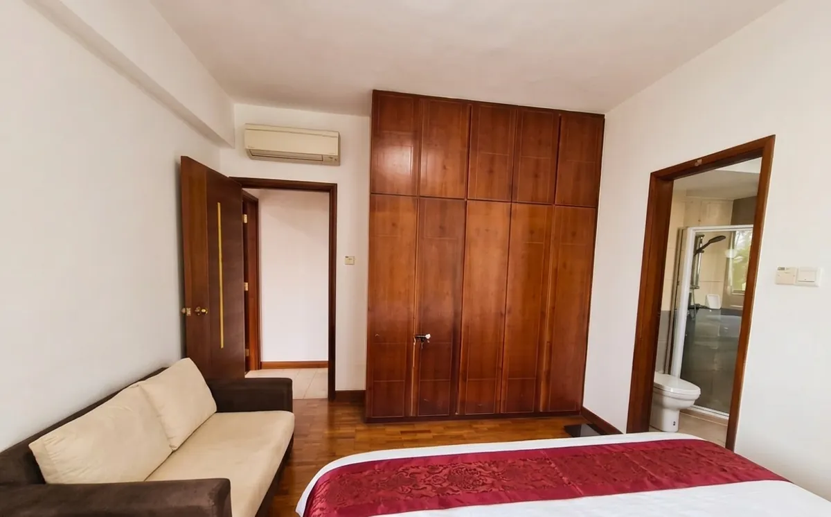 Pinevale Room 5 / Master Bedroom