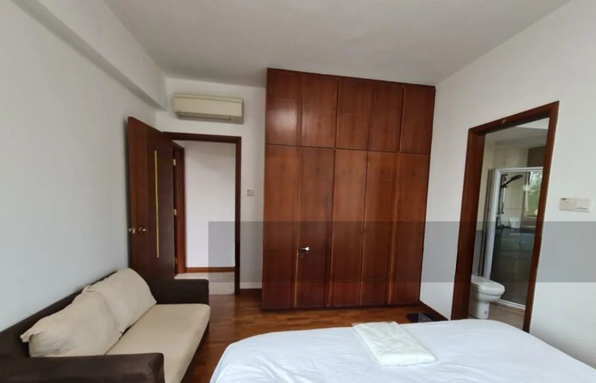Pinevale Room 5 / Master Bedroom